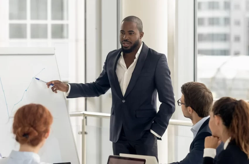  10 Clés pour Analyser la Self-Fulfilling Prophecy et l’Effet Pygmalion pour les Managers